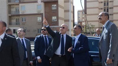 وزير الإسكان يتابع معدلات تنفيذ مشروع تطوير الصرف الصحى بالهضبة العليا والوسطى