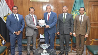 محافظ القليوبية يلتقي أعضاء المُبادرة الوطنية لتطوير للصناعات المصرية «إبدأ» 
