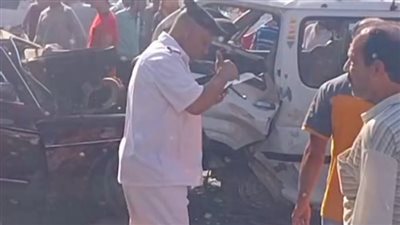 العربية انقسمت نصفين.. إصابة شخصين في حادث على طريق 