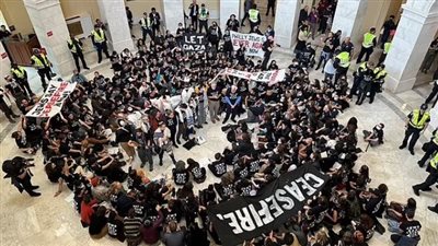 عاجل- اقتحام مبنى الكونجرس الأمريكي احتجاجًا على قصف غزة