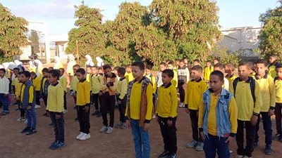 وقفة تضامنية لمعاهد 