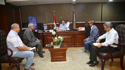 محافظ الغربية يعقد اجتماعا لمتابعة ظاهرة السحابة السوداء