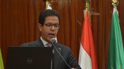 رئيس جامعة بنها: مستمرون في دعم الطلاب وتمكينهم للريادة والابتكار