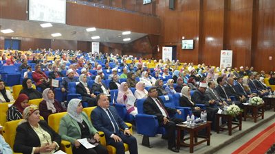 محافظ القليوبية يشهد ندوة برنامج 