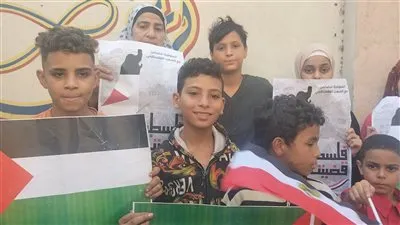 أطفال المنوفية يشاركون فى واقفة تضامنية لاشقائنا بغزة ولدعم قرار السيسي 