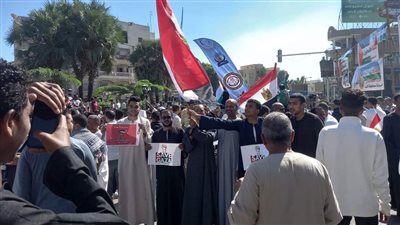  مظاهرات حاشدة في ميدان الساعة بقنا لدعم أهالي فلسطين (فيديو)