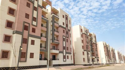 وزير الإسكان يُتابع مستجدات المشروعات الجاري تنفيذها بمدينة 