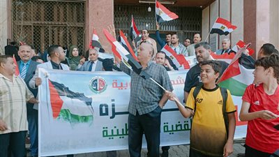 وقفة تضامنية للمحامين القليوبية ببنها.. نفوض الرئيس لحماية الأمن القومي 