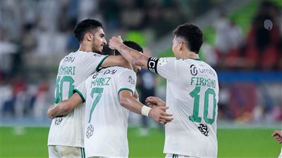 الأهلي يتفوق على الوحدة بثلاثية ويقترب من ثلاثة القمة في دوري روشن