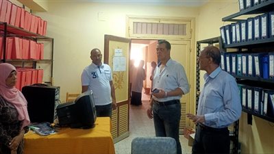 في جولة مفاجئة على 3 مدارس.. مدير تعليم قنا يحيل قفط الفنية بنات للتحقيق