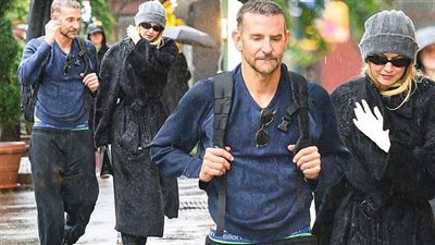 برادلي كوبر وجيجي حديد يؤكدان علاقتهما في أول ظهور علني