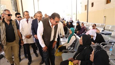 وزير الصحة يتفقد سير العمل بمستشفى سوهاج التعليمي