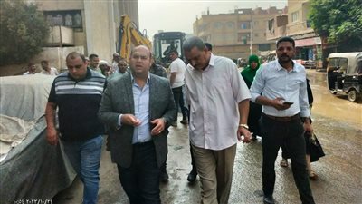 نائب محافظ الجيزة يتفقد مشروعات الخطة الاستثمارية للرصف والتطوير بأبو النمرس