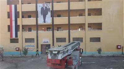 وكيل تعليم الغربية يحضر طابور المدرسة النسيجية الصناعية المشتركة بطنطا (صور)