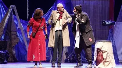 «دراما الشحاذين» يختتم حفل ملتقى القاهرة الدولي للمسرح الجامعي بمسرح مكتبة الإسكندرية.. صور