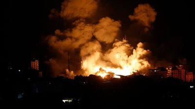 صافرات إنذار في تل أبيب وقنابل مضيئة بغزة.. آخر تطورات الحرب بفلسطين