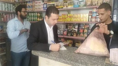 40 مأمورية رقابية على السلاسل التجارية لضمان التزامها بشروط هيئة سلامة الغذاء