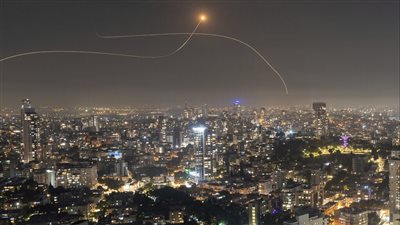 عاجل.. الجيش الإسرائيلي: ضرب أهداف لحزب الله وحماس