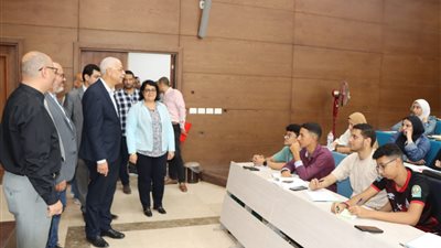 رئيس جامعة المنوفية فى جولة تفقديه للجامعة الأهلية