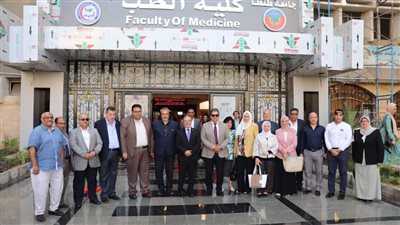 رئيس جامعة طنطا يفتتح قطاعي شئون الطلاب والدراسات العليا بكلية الطب (صور)