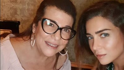 مي عز الدين: 