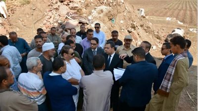 النيابة الإدارية تعاين موقع انهيار عقار في سوهاج