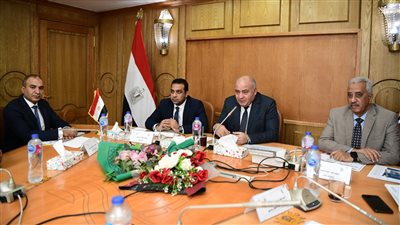 محافظ قنا: تنسيق بين الجهات المعنية لرصد وإزالة التعديات على الأرض الزراعية 