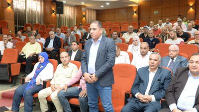 محافظ الدقهلية يناقش ويستعرض موقف التعديات على الأراضي الزراعية 