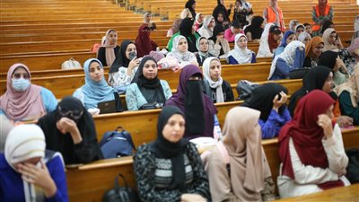 ندوة توعوية بمخاطر الإدمان بآداب جنوب الوادي