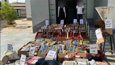 أمن القليوبية يضبط 730 ألف قطعة ألعاب نارية داخل مكتبة 