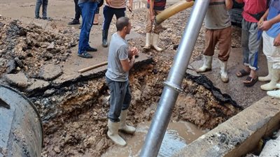 مياه الشرب بالجيزة: كسر مفاجئ بخط مياه قطر 1000 مم بمنطقة كومبرة بكرداسة