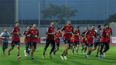 انتظام لاعبي الأهلي الدوليين في مران الفريق