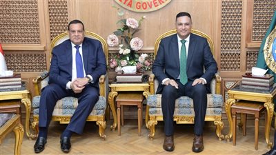 وزير التنمية المحلية يصل مبني ديوان عام محافظة الدقهلية 