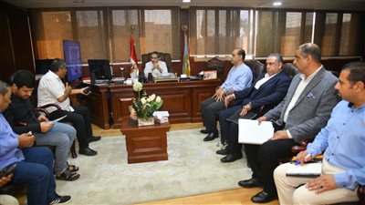 محافظ الغربية يناقش تنفيذ المشروعات الجاري تنفيذها بالمحافظة (صور)