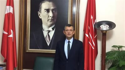 المعارضة التركية تنتخب أوزغور أوزيل زعيما جديدا لها