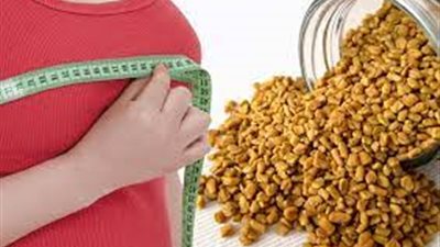 وصفات الحلبة لتكبير الثدي بشكل طبيعي.. فما هي؟