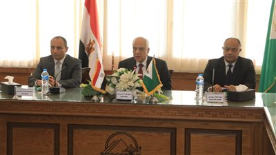 محافظ الجيزة: خطة لرفع كفاءة وصيانة شاملة لعدد 92 مدرسة