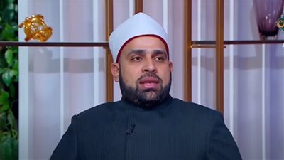 إمام مسجد الإمام الحسين: خدمة الزوجة في بيت زوجها مرتبط بالعرف