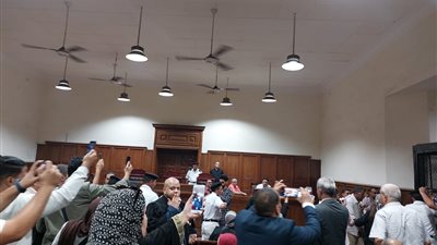 ننشر الصور الأولى من محاكمة المتهمين بقتل طبيب الساحل