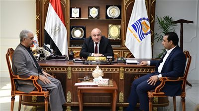 محافظ قنا يوجه بسرعة الانتهاء من تطبيق المنظومة الرقمية المميكنة بالوحدات المحلية