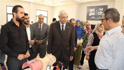 رئيس جامعة المنوفية يتفقد فعاليات ورش العمل الدولية المتقدمة في التخدير والعناية المركزة