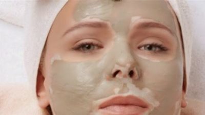 6 نصائح للعنايه بالبشرة الدهنية.. تعرف على الروتين اليومي 