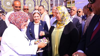وزيرة التضامن ومحافظ الدقهلية يضعان حجر أساس مركزي 