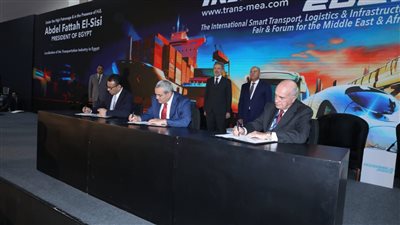 وزير النقل يشهد توقيع مذكرة تفاهم لتشغيل خط رورو لنقل البضائع مع إيطاليا