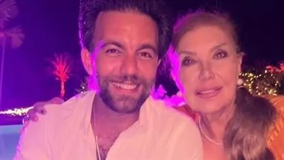 بعبارات مؤثرة.. شريف رمزي يحتفل بوالدته في ذكرى ميلادها