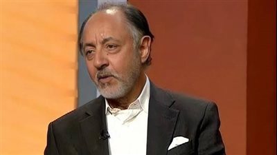 عبد العزيز مخيون يعيش حالة من النشاط الفني.. (تفاصيل)