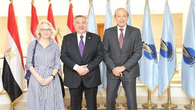 لبحث التعاون بين الجانبين.. محافظ البحر الأحمر يستقبل سفيرة إستونيا بالقاهرة