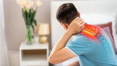 مرض ديسك الرقبة.. أسبابه وكيفية علاجه