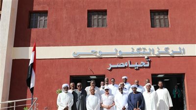 استعدادًا لمواجهة الطوارئ.. محافظ أسوان يتفقد اصطفاف أسطول المعدات بنصر النوبة 