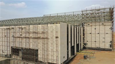 وزير النقل يلتقي أهالي كفر العلو لبحث تعويضات أراضيهم ومنازلهم المتعارضة مع القطار السريع